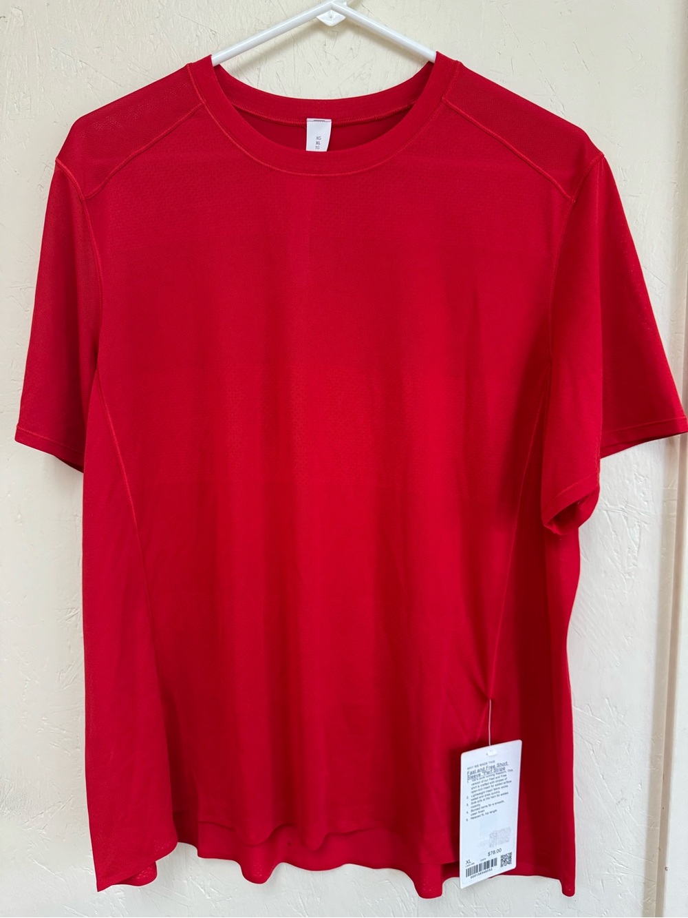 lululemon athletica Men's Short Sleeve Crew Tee - Red